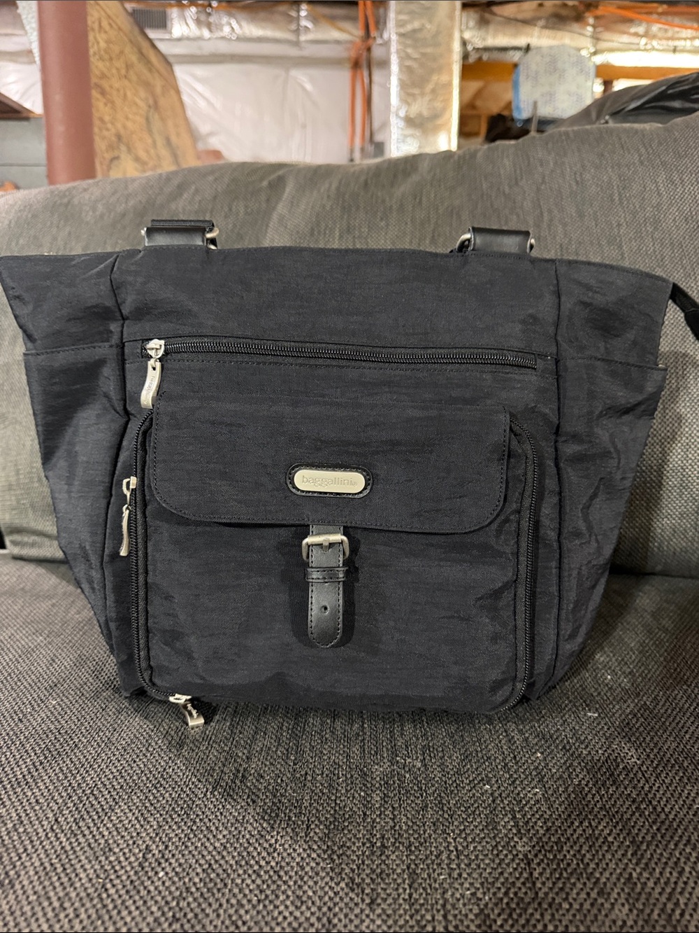 Baggallini Black Nylon Travel Shoulder / Travel Bag